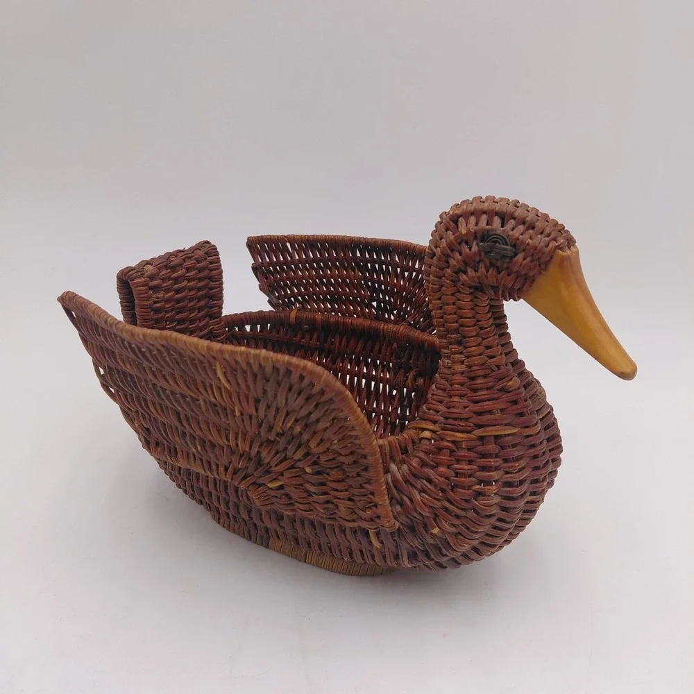 Vtg 90s Avon Rattan Woven Wicker Duck Basket Wood Beak Cottage Cabin Rustic